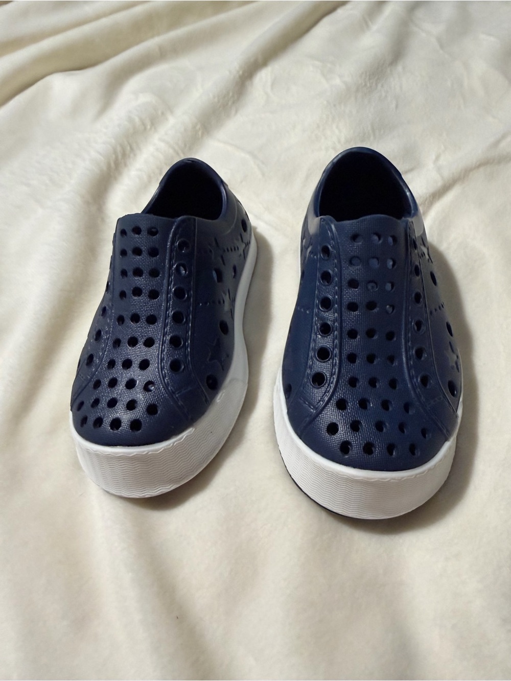 Shooshoos Kids Navy Perforated Slip-On Shoes with White Sole Size 5